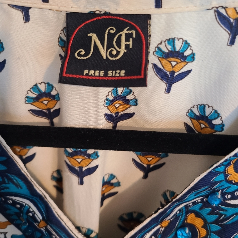 Vintage Blue and White Floral Swim Coverup - Picture 4 of 6